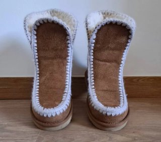 Botas de antelina camel tipo MOU