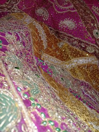 Tapiz Decorativo Patchwork Dorado y Rosa