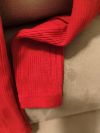 Custo Camiseta Roja Manga Larga etiqueta