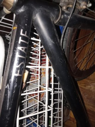 Bicicleta de carretera negra