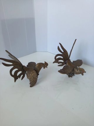 Antiguas figuras de gallos bronce años 50