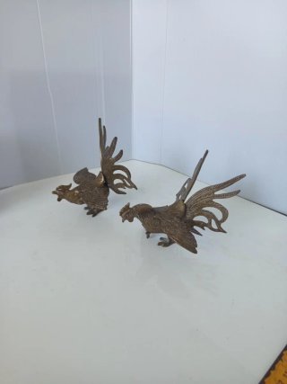 Antiguas figuras de gallos bronce años 50