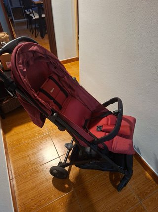 Silla de paseo plegable roja marca inglesina