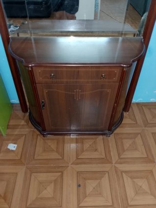 Mueble recibidor con espejo