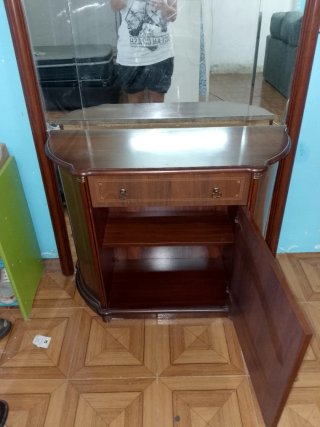 Mueble recibidor con espejo