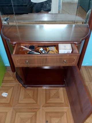 Mueble recibidor con espejo
