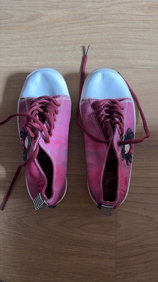 Zapatos infantiles rosas con cordones