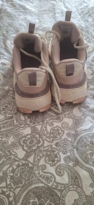 Zapatillas Adidas Beige y Rosa