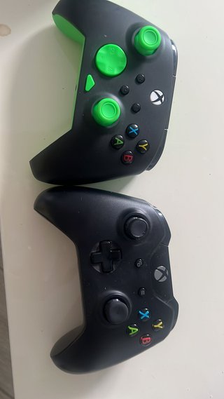 Xbox One 1540 Negra + 12 Juegos