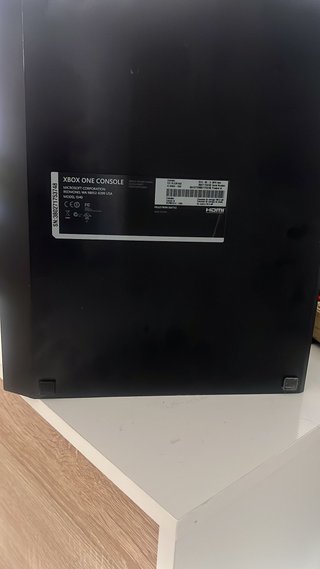 Xbox One 1540 Negra + 12 Juegos