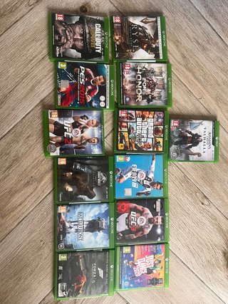 Xbox One 1540 Negra + 12 Juegos