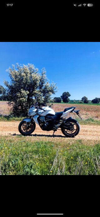 Kawasaki 750 Blanca