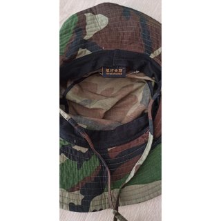 Pantalones y gorra camuflaje Airsoft