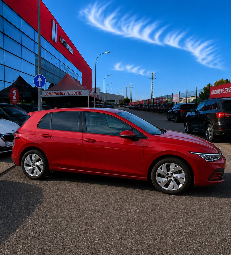 Volkswagen Golf 2025, foto 2