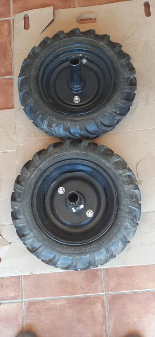 Ruedas motoazada