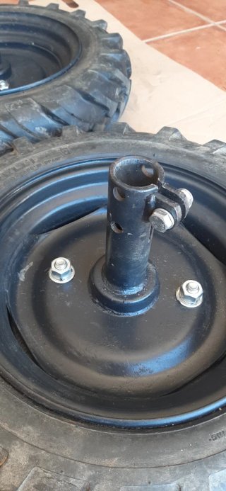 Ruedas motoazada