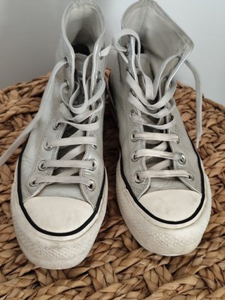 Deportivas Converse Plata y Blancas