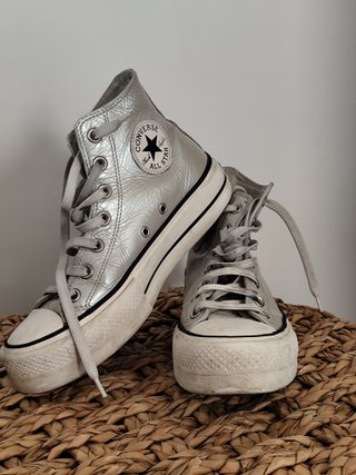 Deportivas Converse Plata y Blancas