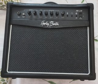 Guitarra Eléctrica Harley Benton + Amplificador