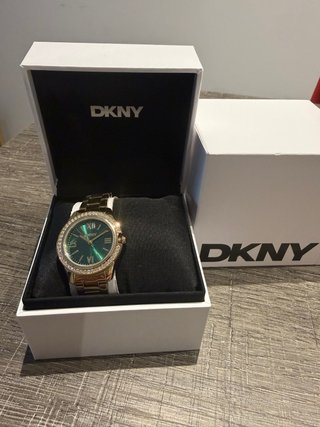 Reloj DKNY Mujer Dorado y Verde Nuevo