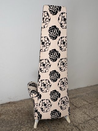 Sillón orejero estampado floral
