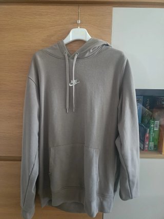 Sudadera Nike Marrón Claro. Posible copia.