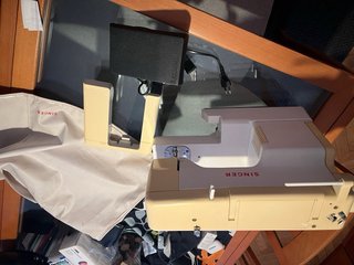 Máquina de coser Singer 9808C