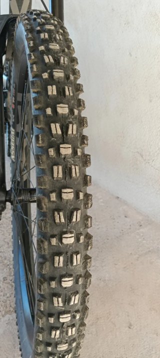 Bicicleta DH YT tues 27.5