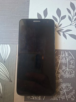Móvil alcatel one touch