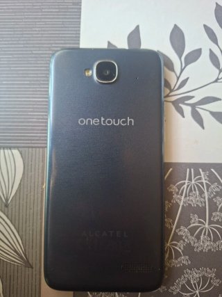 Móvil alcatel one touch