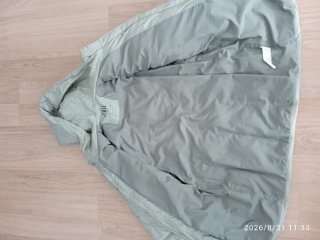 Cazadora acolchada verde.Talla 140cm