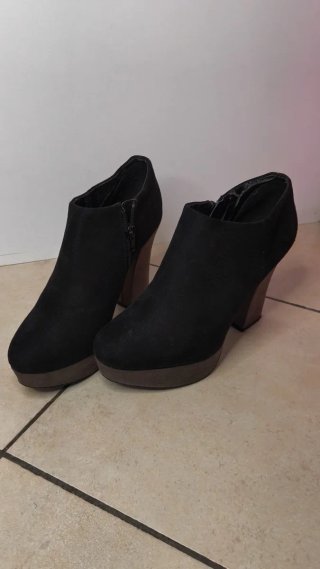 Eleganti stivaletti neri vera pelle