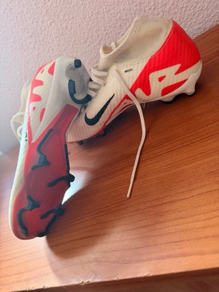 Zapatos de fútbol Nike Talla 40
