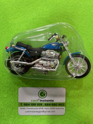 MOTO HARLEY-DAVIDSON  ESCALA 1:18, MAISTO