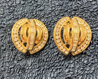 Pendientes vintage dorados con pedrería
