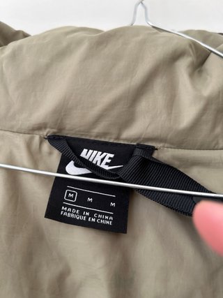 Abrigo plumífero Nike negro de plumon de pato
