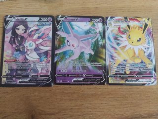 3 Cromos Pokémon V y VMAX