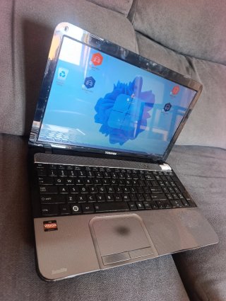 Portátil Toshiba Satellite L855D-S5220 (15.6" / AM
