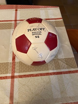 Balón de fútbol firmado Real Madrid 1981