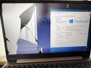 Lenovo 330S-15ARR pantalla rota