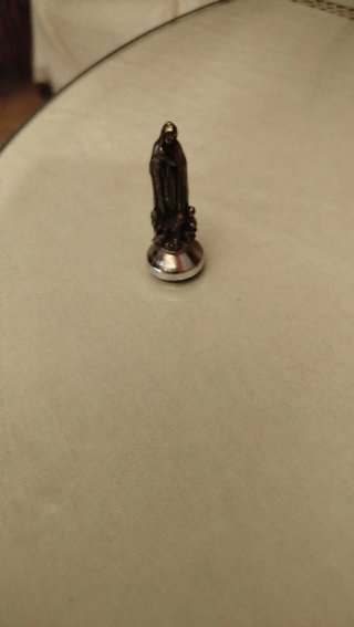 Virgen Pequeña Metal Negra y Plateada