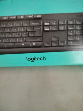 Teclado Logitech MK235 Polaco