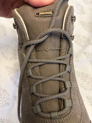 Botas de montaña Gore-Tex nuevas