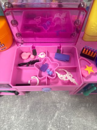 Set trucco, armadio e bambola Barbie Extra