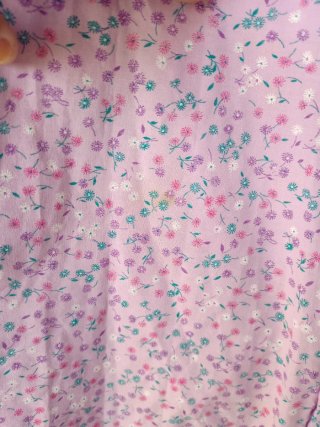 Vestido de verano floral rosa y morado ajustable
