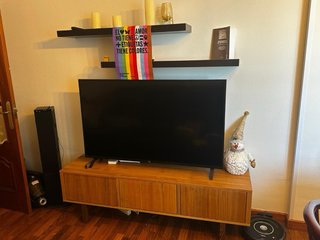 Mueble TV Ikea Negro + 2 baldas negras ikea