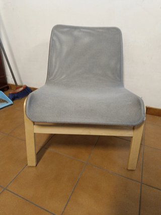 Silla Ikea gris madera