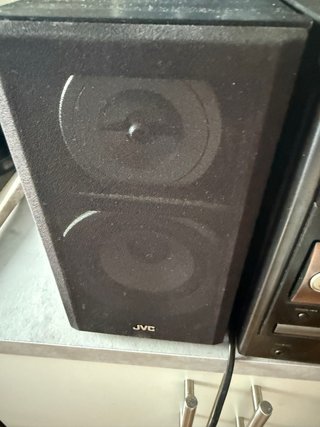 Equipo de música JVC pequeño