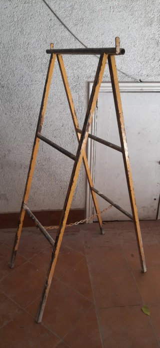Caballete de obra metálico amarillo
