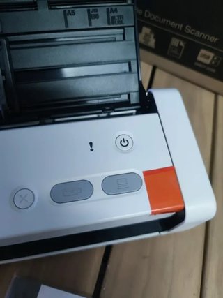 Scanner compatto Brother ADS-1200 con ADF
